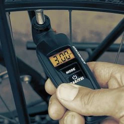 SKS Germany Airchecker II Vérificateur Numérique De Pression 2e Gén. Schrader/Presta 5 SKS Germany Airchecker II Vérificateur Numérique De Pression 2e Gén. Schrader/Presta -Accessoires Vélo Soldes 4089F7BAD0A098F625FAF6E04B1D1007