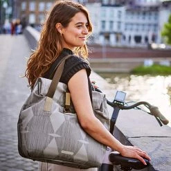 BASIL Elegance Shopper Sacoche Porte-bagages -Accessoires Vélo Soldes C07710C5FC3D43409638BF2B35CE8C1B